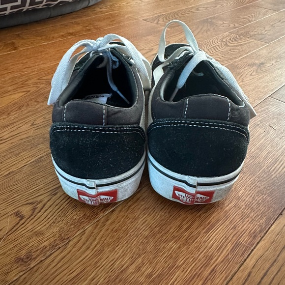 Vans - Picture 3 of 6